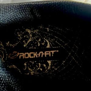 Women's 81/2 Wide ROCK-FIT ATHLETIC TENNIS SHOE LOT #0023